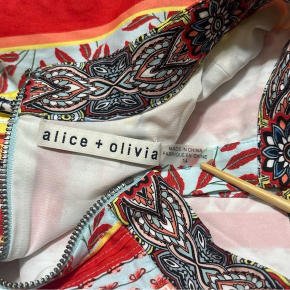 🔥🔥🔥ALICE + OLIVIA🔥🔥🔥
Raya Floral Mini Dress Size:14 - Picture 2 of 5